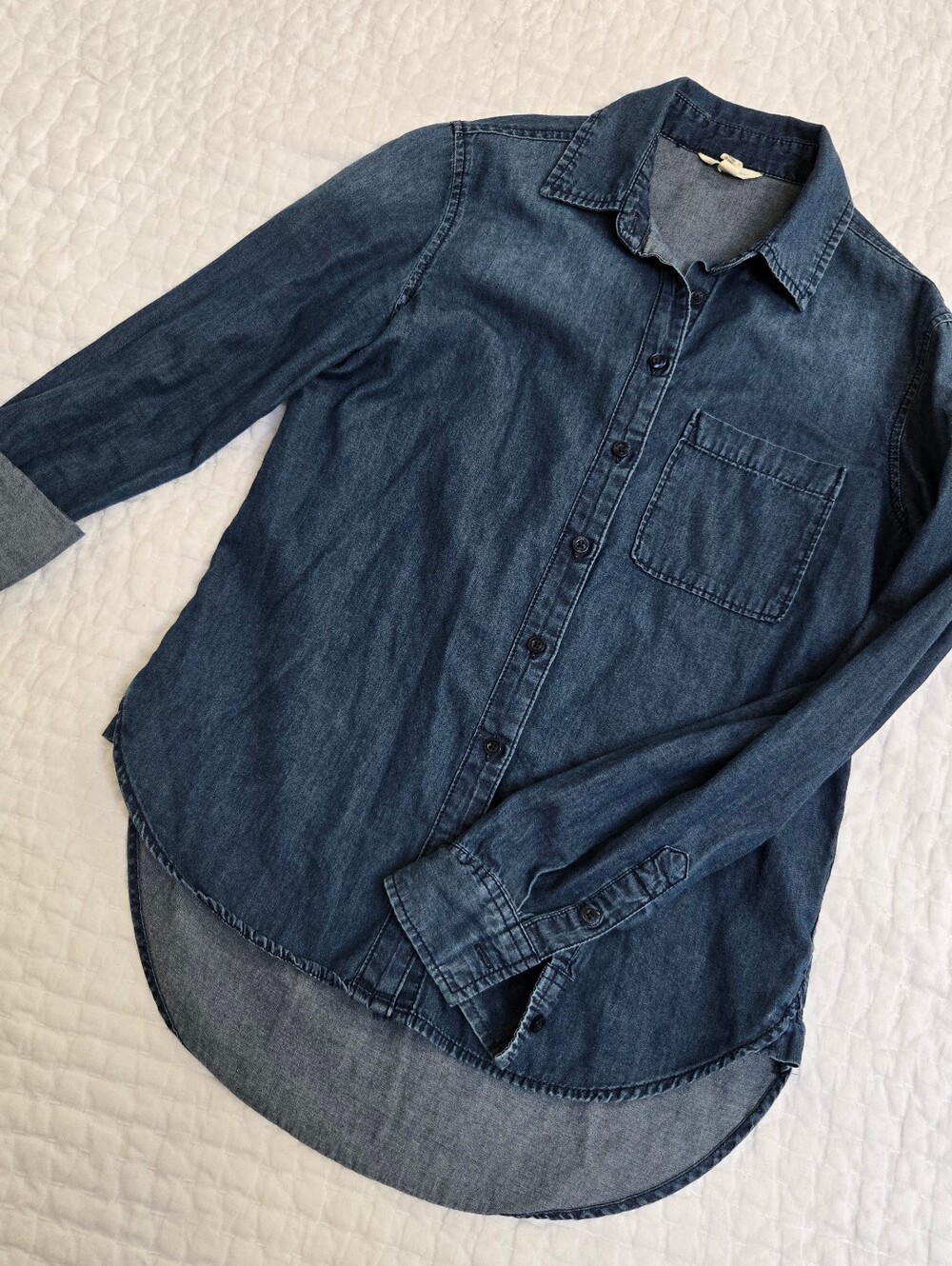 Aeropostale Denim Button-Up Shirt in Dark Blue